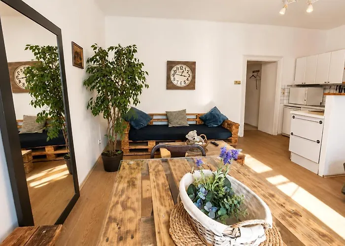 Apartment Elegant 2br 2 Min From Rennweg Station *