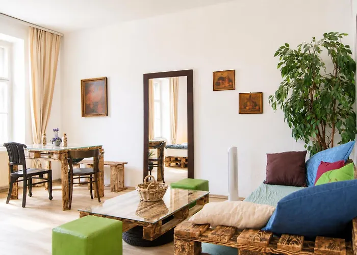 Elegant 2br 2 Min From Rennweg Station Apartment *