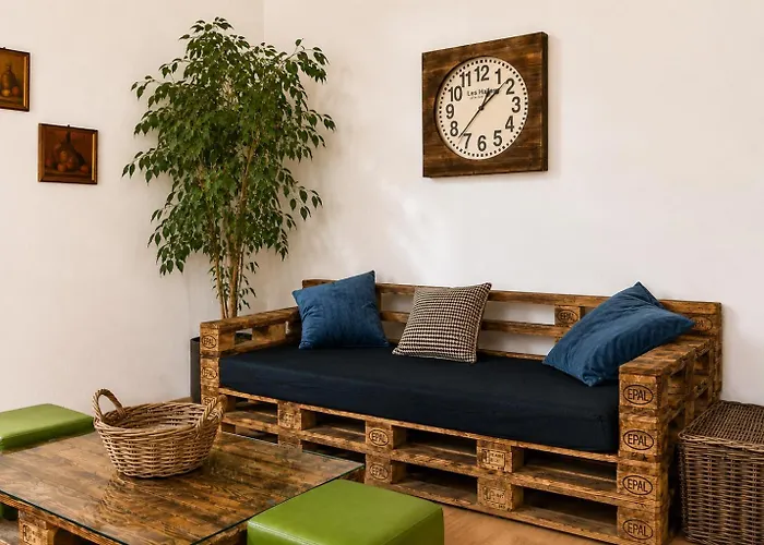 Elegant 2br 2 Min From Rennweg Station Apartment Vienna